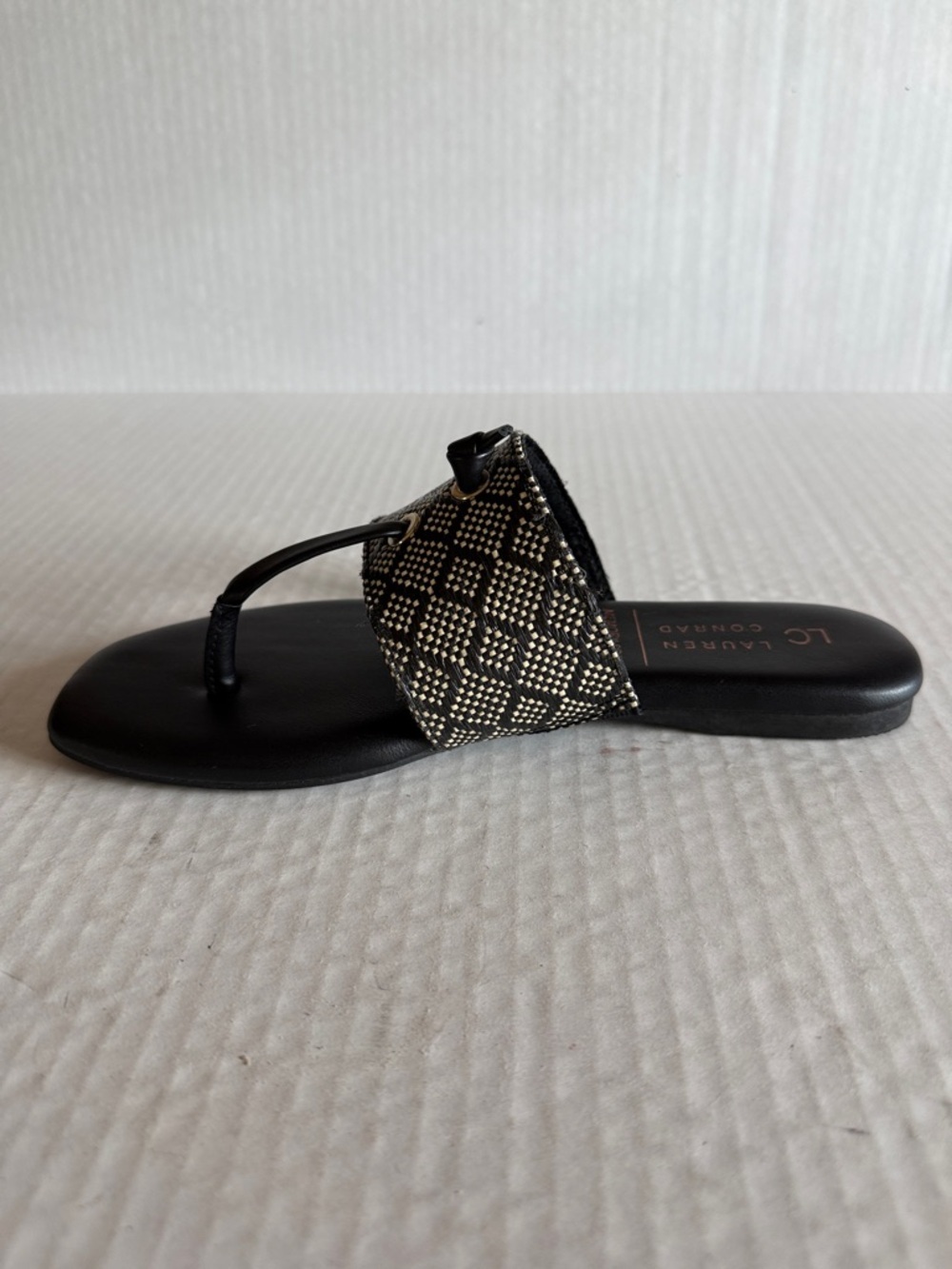 NWOT Lauren Conrad Wren Thong Sandal - Picture 5 of 10